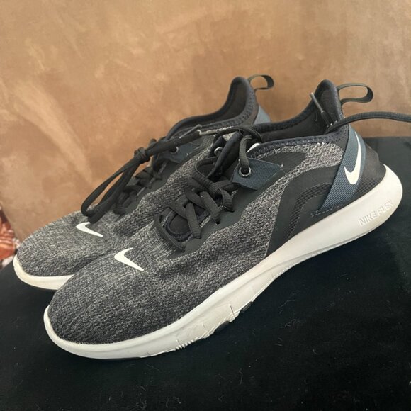 Nike Flex TR9 Knit Grey Black White Women's Athletic Sneaker Women's 9 - Picture 2 of 10